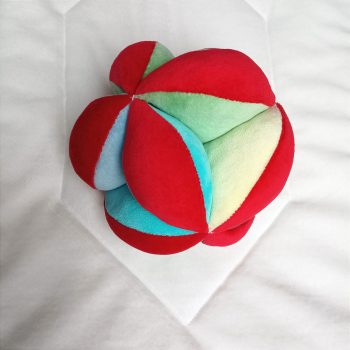 Montessori labda - kék - piros, 12 cm vagy 15 cm